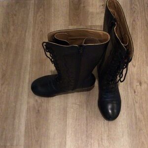 Array Black Lace-Up Women's Boots